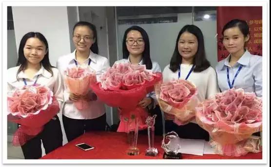智通培訓中的職業女性